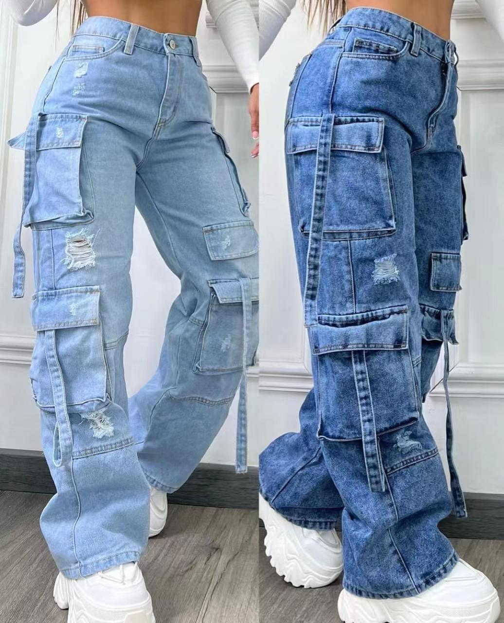 Jeans con bolsillos grandes: pantalones cargo de moda para mujeres