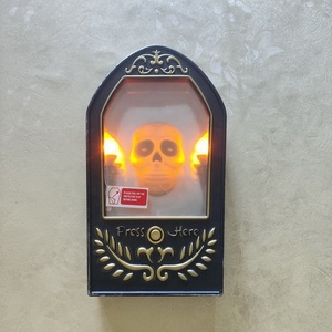 Campanello della porta della famiglia con batteria e luce a LED Personaggio spettrale campanello parlante con voce da urlo - Product Image 4
