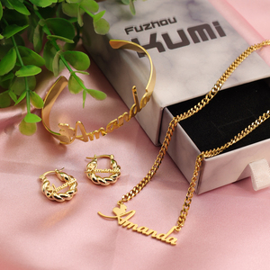 Set di Gioielli in Oro per Bambine con Nome Personalizzato, Collana con Ciondolo, Orecchini e Bracciale con Lettera in Stile Gotico Inglese, Orecchini e Collana per Bambini OEM all'Ingrosso - Product Image 3