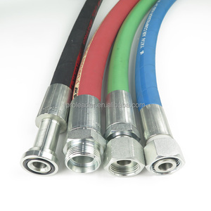 Assemblage de tuyau en <span class=keywords><strong>caoutchouc</strong></span> NBR OEM ODM 1/4 "<span class=keywords><strong>6mm</strong></span> Raccord de connecteur M22 Tuyau de nettoyeur haute pression tressé en fil d'acier Service de coupe personnalisé - Product Image 4