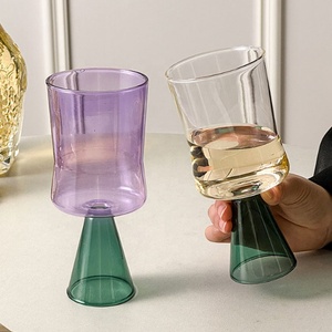 ツートーンホウケイ酸ガラスゴブレット 300ml 耐熱ステムワイングラス カラフルカクテルカップ ジュースウォーターグラス ホームバーデコレーション - Product Image 1