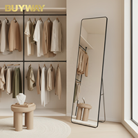 Grand miroir sur pied de luxe pour chambre à coucher, avec cadre en métal noir, pleine longueur, pour la coiffure et le maquillage