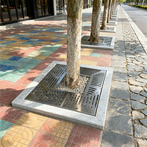 Op maat gemaakte roestvrijstalen gevormde boomrooster voor eenvoudig bewatering en drainage, metalen stalen boomrooster parkvloer - Product Image 1