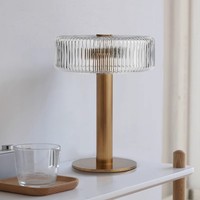 Lampe de table moderne en fer et verre, style luxe léger, alimentation CA, design épuré pour salle de lecture