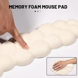 Reposamuñecas Ergonómico para Teclado y Alfombrilla de Ratón en Forma de Nube de Cuero, Mouse Pad para Gaming, Tapete de Escritorio de Velocidad para PC, Personalizado para Jugadores para Oficina y Hogar - Product Image 3