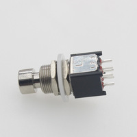 Interrupteur à pédale en plastique CHAOYI PBS-24-202SP DPDT (2PDT) ON-ON PCB 6 broches à verrouillage pour pédales d'effets de guitare avec LED 250VAC 2A IP40