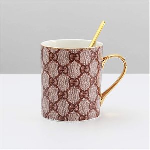 Ensemble <span class=keywords><strong>de</strong></span> tasses à café en céramique <span class=keywords><strong>de</strong></span> luxe verres à motifs à carreaux dorés avec imprimés inspirés des créateurs pour le bureau à domicile - Product Image 2