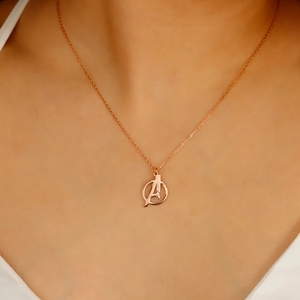 Collar de <span class=keywords><strong>vengadores</strong></span> de alta calidad <span class=keywords><strong>Endgame</strong></span> símbolo collar con colgante collar de oro de cómics regalo para hombres regalo para mujeres - Product Image 4