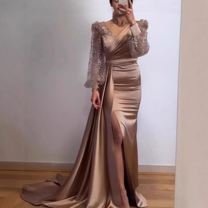 Robe de soirée longue à manches longues, col en V, en satin pailleté, avec fente et traîne, pour soirée formelle - Product Image 1