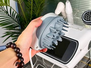Système de gestion du cuir chevelu tout-en-un avec pulvérisateur nano et stérilisation par rayons bleus pour usage en salon et spa - Product Image 2