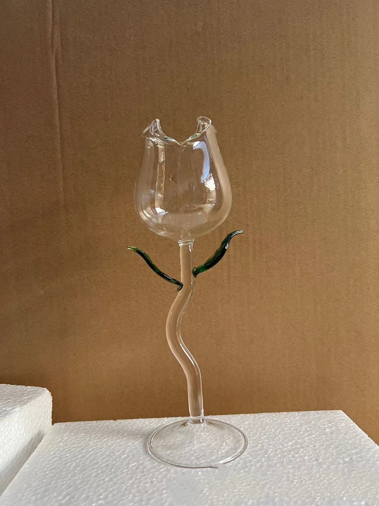 Green leaves+transparent cup