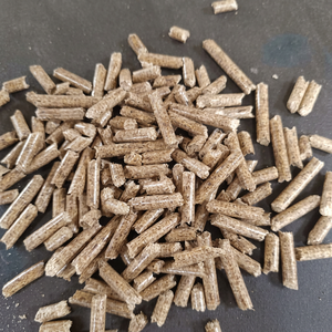 Briquettes de bois en forme de bâtonnets, couleur beige, pour système de chauffage, approvisionnement en vrac - Product Image 1