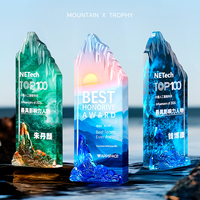 Trophée en cristal K9 haut de gamme personnalisé Prix d'incitation sportive sur le thème de la crête Escalade en plein air Course à pied VTT Cristal de couleur