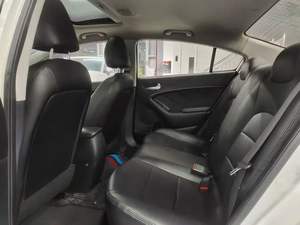 <span class=keywords><strong>Kia</strong></span> K3 1.6L Automatica GLS <span class=keywords><strong>Berlina</strong></span> Usata del 2016 con Guida a Sinistra, Sedili in Pelle, Telecamera Posteriore e Pneumatici R16 per l'Esportazione - Product Image 5