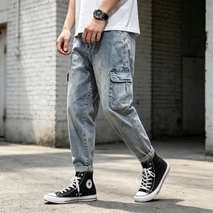 Jeans Harem da <span class=keywords><strong>Uomo</strong></span> a Gamba Larga con Tasche Cargo, Vestibilità Comoda, in Denim Elasticizzato Lavaggio Chiaro, <span class=keywords><strong>Pantaloni</strong></span> Casual in Cotone - Product Image 2