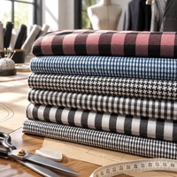 Tissu Doux en Polyester Cationique Jacquard Dobby pour Doublure ou Tissu de Vêtement, Motif Personnalisé Disponible pour Robes et Décoration Intérieure