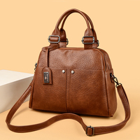 Le nouveau sac à main tendance pour femme est un grand sac bandoulière avec un motif floral multicouche pour femmes