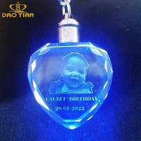 Porte-clés en cristal clair transparent k9 en forme de cœur, lumière Led vierge, cadre photo laser 3d personnalisé pour cadeau Souvenir, vente en gros