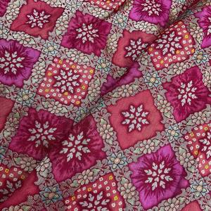 Tela de punto ligera DOLA SILK ecológica con estampado floral geométrico étnico de primera calidad para prendas tradicionales - Product Image 5