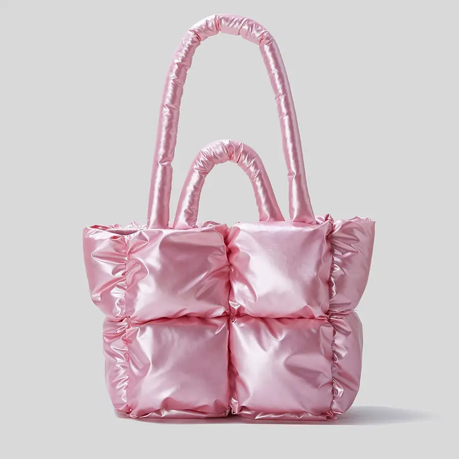 도매 최신 패션 사용자 정의 어깨 고품질 푹신한 나일론 토트 다채로운 럭셔리 스타일 가방 야외 여성 핸드백