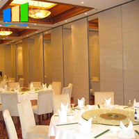 Cloison mobile suspendue de 65 mm pour salles de banquet d'hôtel, salles privées et espaces de conférence