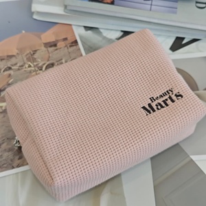 Bordado Logotipo personalizado Patrón de gofres Bolsa de maquillaje Neceser de belleza 7 pulgadas - Product Image 1