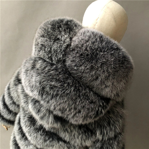 Haute qualité mignon enfants manteau de <span class=keywords><strong>fourrure</strong></span> garçon chaud enfants manteau de <span class=keywords><strong>fourrure</strong></span> <span class=keywords><strong>avec</strong></span> <span class=keywords><strong>capuche</strong></span> véritable <span class=keywords><strong>fourrure</strong></span> de renard hiver enfant veste - Product Image 6