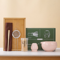 Vente en gros de 7 boîtes à thé matcha de qualité cérémonielle bols en céramique outils rose matcha kit fouet boîte avec plateau en bambou