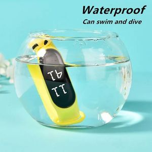 Reloj Electrónico para Estudiantes de Secundaria, Reloj de Silicona con Pantalla Táctil LED Multicolor, Reloj de Pulsera para Niños - Product Image 3