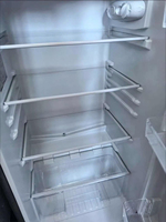Réfrigérateur compact à porte simple avec refroidissement direct, congélateur tout-en-un, stockage zoné, station de boissons, mini-bar