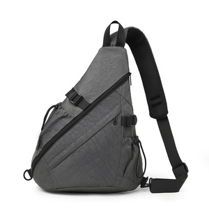 Nouveau sac de poitrine coréen élégant en nylon imperméable grande capacité multi-poches avec porte-bouteille, grand sac bandoulière - Product Image 3