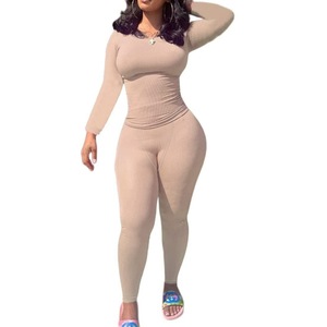 ग्रीष्मकालीन कस्टम लाउंज महिलाओं के कपड़ों 2023 ठोस बुना हुआ रिबन दो टुकड़े सेट महिला लघु आस्तीन स्किनी लेगिंग पैंट सेट - Product Image 2