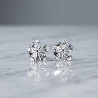 Anting-anting stud berlian buatan laboratorium potongan pir emas putih 18K bersertifikat IGI, berlubang laser, desain bunga, untuk wanita, pernikahan, perhiasan mewah