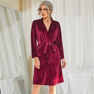 OEM Inspire Apparel Vêtements taille haute amples vêtements de détente pour femmes Nouveaux vêtements de nuit en velours doré Vêtements de maison Ensembles de pantalons pour chemises de nuit d'été - Product Image 1