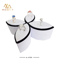Présentoir à bijoux Webest en bois noir avec plateau en cuir PU pour bagues et bracelets