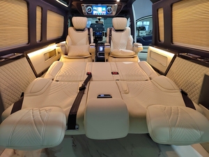 Nuevo Asiento Cama Eléctrico de Lujo para Tres Personas con Pantalla Táctil y Carga Inalámbrica para Autocaravana/Caravana - Product Image 5