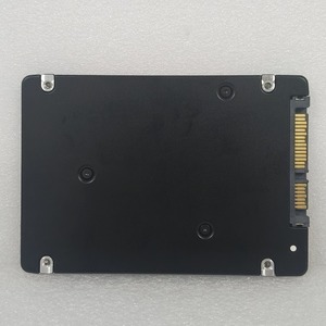 PM883 7.68TB 2.5 นิ้ว ฮาร์ดดิสก์ SSD ภายใน MZ7LH7T6HMLA-00005 สำหรับเดสก์ท็อป มือสองและปรับปรุงใหม่ ความจุสูง 7.68TB สำหรับการจัดเก็บข้อมูลขนาดใหญ่ - Product Image 4