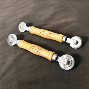 Dual Purpose <b>Screen</b> <b>Window</b> Pressure Roller Zinc Alloy Wooden Handle For Furniture Repair - Product Image 3