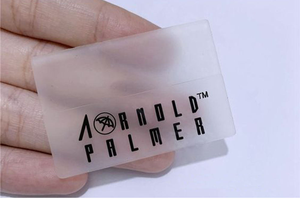 Étiquette de logo personnalisée en PVC caoutchouc pour couture latérale, patch 3D transparent en relief pour vêtements de sport, maillots de bain et sacs à dos - Product Image 3