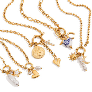 Collar Clásico de Acero Inoxidable Dorado con Colgante de Corazón, Perla y Circonita, Diseño con Cierre Marinero, Joyería de Regalo - Product Image 5