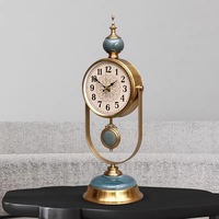 Horloge de table vintage européenne de luxe horloge à pendule mécanique en bronze antique pour décor de cheminée de bureau à domicile