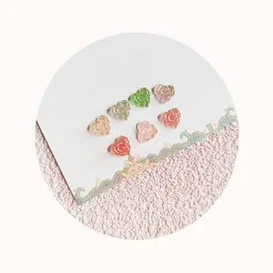 7mm 반짝이 하트 모양 장미 꽃 매력 플랫백 스티커에 맞는 네일 아트 공예 장식