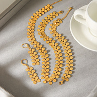 Ensemble de bijoux H&C en or 18 carats martelé, collier, bracelet et boucles d'oreilles bohèmes en acier inoxydable, bijoux pour femmes pour les vacances à la Méditerranée