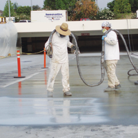 Peinture en polyuréthane imperméable pour la protection du toit Revêtement à base d'eau Haute adhérence pour l'étanchéité du toit des carreaux de mur de salle de bain