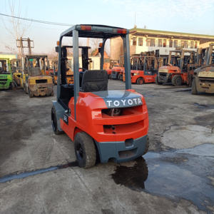 Haute efficacité, utilisé pour 30 chariots élévateurs, moteur diesel de 3 tonnes, modèle 2023, Japon, 90% neuf, excellente qualité, prix - Product Image 6