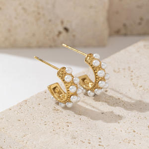 Pendientes de moda 2025 de acero inoxidable PVD 18K oro grueso redondo abierto brazalete Stud perla fresca medio círculo aro señoras CC pendientes - Product Image 4