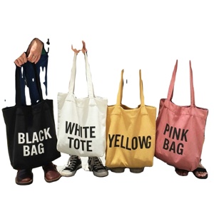 Sac bandoulière messager écologique personnalisé en toile de coton biologique avec logo personnalisé et motif lettres - Product Image 1