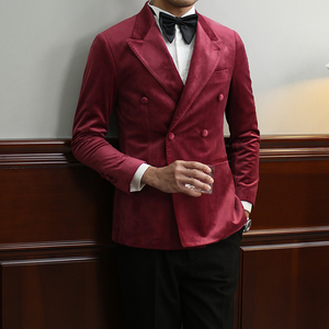 <span class=keywords><strong>Veste</strong></span> de <span class=keywords><strong>smoking</strong></span> de luxe Isirhonour pour <span class=keywords><strong>homme</strong></span> en velours rouge, style Old Money, revers châle, coupe italienne, pour mariage et dîner formel - Product Image 3