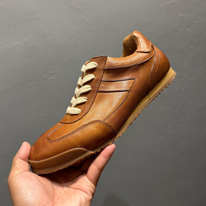 Chaussures bateau décontractées en cuir marron pour hommes, à talon bas, à lacets avant, couleur unie, légères - Product Image 1