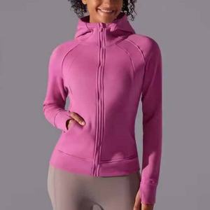 เสื้อฮู้ดดี้ผู้หญิงแบบครอป ผ้าฝรั่งเศสเทอร์รี่ ซิป กระเป๋า ดีไซน์เนอร์ ลำลอง แบบเรียบ สามารถสั่งทำได้ - Product Image 4